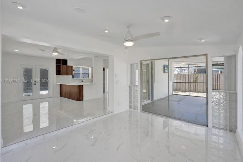 Casa en venta en Deerfield Beach, Florida, 3 dormitorios, 162.02 m2 № 1008902 - foto 15
