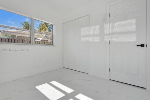 Casa en venta en Deerfield Beach, Florida, 3 dormitorios, 162.02 m2 № 1008902 - foto 10