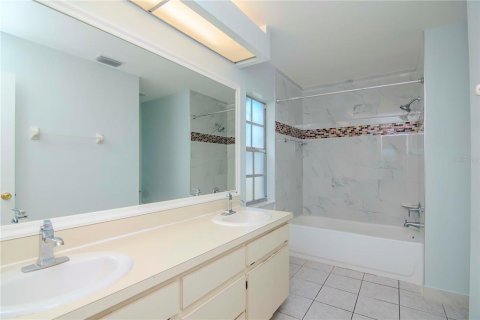 Villa ou maison à vendre à Tampa, Floride: 3 chambres, 156.08 m2 № 1323432 - photo 23