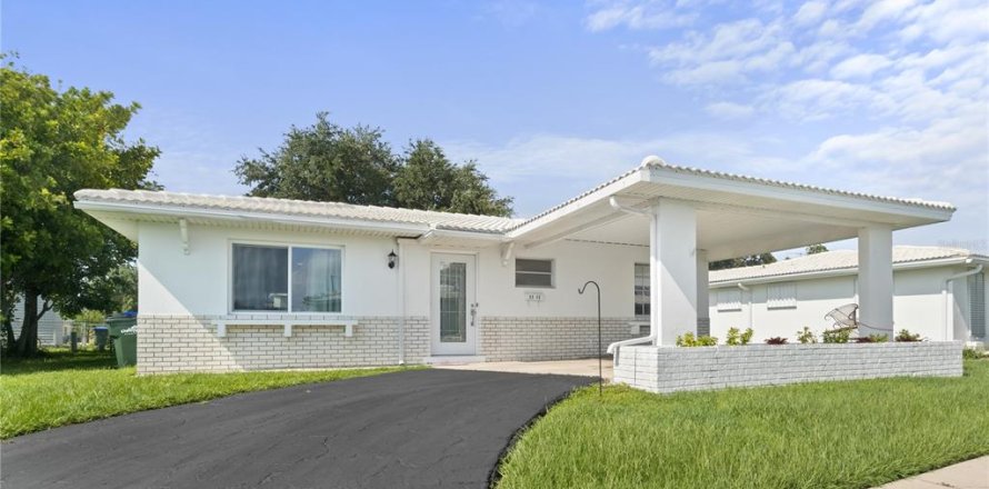 Villa ou maison à North Port, Floride 2 chambres, 84.63 m2 № 1323433