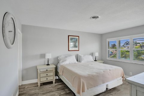 Condo in Lighthouse Point, Florida, 2 bedrooms  № 744402 - photo 18