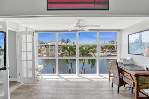 Condo in Lighthouse Point, Florida, 2 bedrooms  № 744402 - photo 21