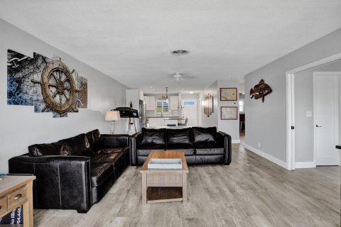 Condo in Lighthouse Point, Florida, 2 bedrooms  № 744402 - photo 22