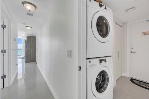 Condo in Miami Beach, Florida, 1 bedroom  № 1355335 - photo 23