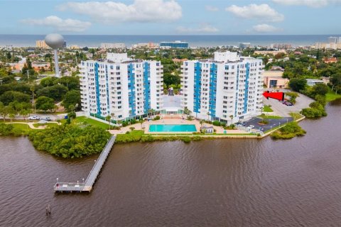 Condominio en venta en Daytona Beach, Florida, 2 dormitorios, 112.41 m2 № 1385328 - foto 2