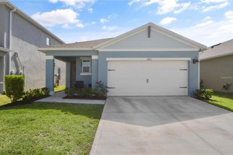 House in Saint Cloud, Florida 3 bedrooms, 149.94 sq.m. № 1385326 - photo 1