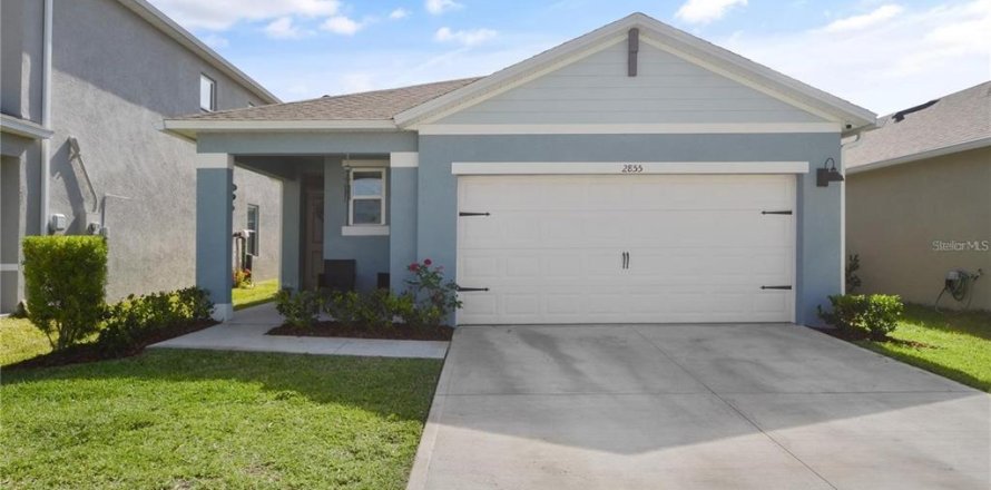 House in Saint Cloud, Florida 3 bedrooms, 149.94 sq.m. № 1385326