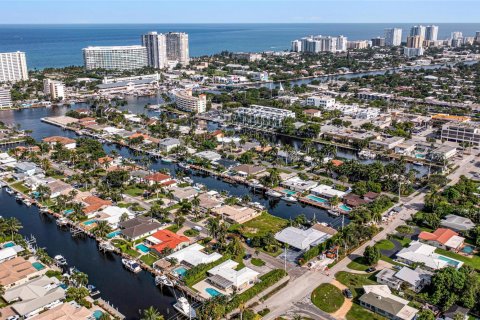 Villa ou maison à vendre à Pompano Beach, Floride: 3 chambres, 234.86 m2 № 978305 - photo 11