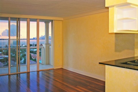 Condominio en venta en North Bay Village, Florida, 2 dormitorios, 91.42 m2 № 1227214 - foto 5