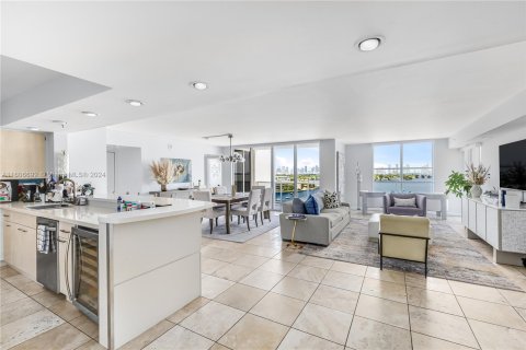 Condominio en venta en Miami Beach, Florida, 4 dormitorios, 208.66 m2 № 1227494 - foto 14