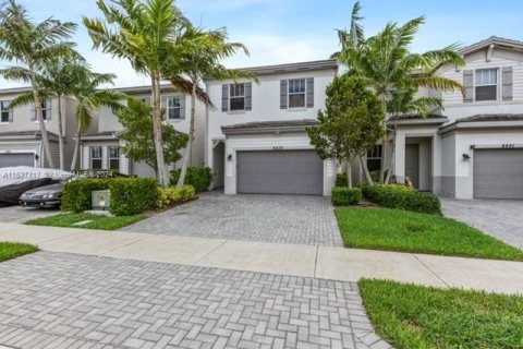 Villa ou maison à vendre à Tamarac, Floride: 3 chambres, 172.05 m2 № 1309740 - photo 29