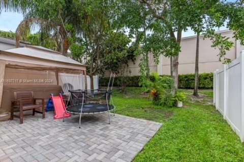 Villa ou maison à vendre à Tamarac, Floride: 3 chambres, 172.05 m2 № 1309740 - photo 2