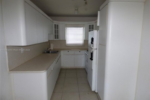 Condo in Miami Beach, Florida, 1 bedroom  № 1189270 - photo 7