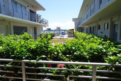 Copropriété à vendre à Miami Beach, Floride: 1 chambre, 57.51 m2 № 1189270 - photo 2