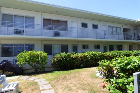 Condo in Miami Beach, Florida, 1 bedroom  № 1189270 - photo 5