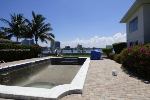 Condominio en venta en Miami Beach, Florida, 1 dormitorio, 57.51 m2 № 1189270 - foto 3