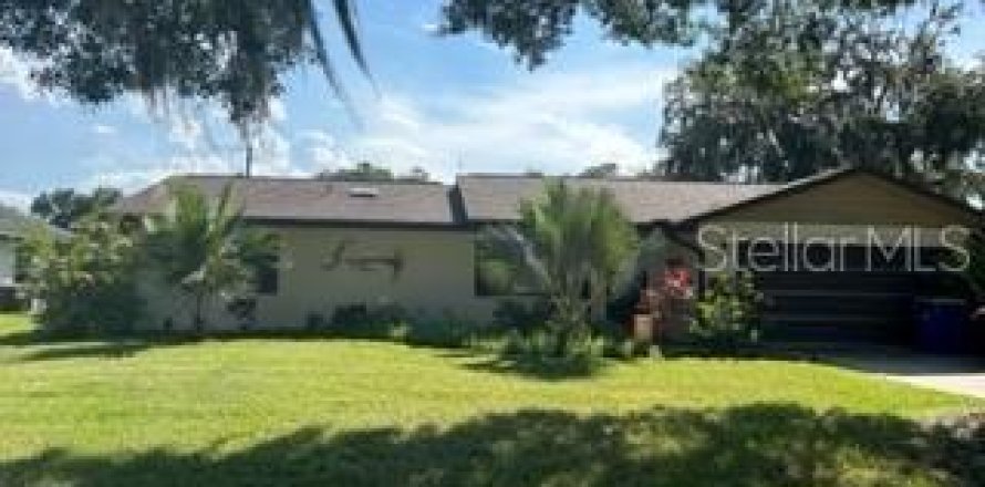 House in Edgewater, Florida 3 bedrooms, 130.99 sq.m. № 1265416