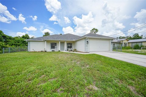 House in North Port, Florida 3 bedrooms, 189.06 sq.m. № 1280732 - photo 8