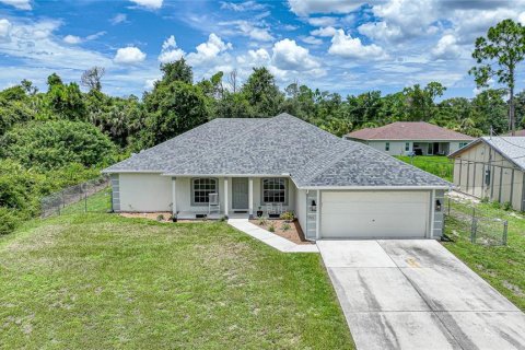 House in North Port, Florida 3 bedrooms, 189.06 sq.m. № 1280732 - photo 6