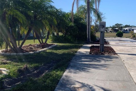 Terrain à vendre à Port Charlotte, Floride № 295335 - photo 2