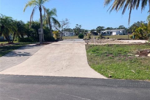 Terrain à vendre à Port Charlotte, Floride № 295335 - photo 1