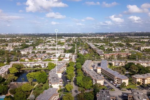 Condo in Lauderdale Lakes, Florida, 1 bedroom  № 1079985 - photo 27