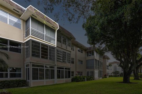 Copropriété à vendre à Lauderdale Lakes, Floride: 1 chambre, 63.55 m2 № 1079985 - photo 2