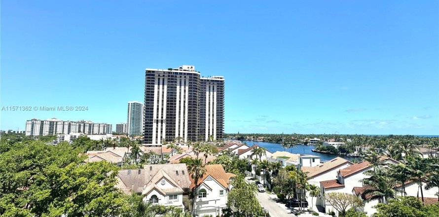 Condominio en Aventura, Florida, 2 dormitorios  № 1128322