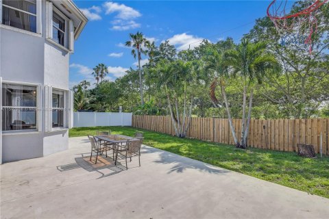 Villa ou maison à vendre à Miramar, Floride: 4 chambres, 232.63 m2 № 1184471 - photo 17