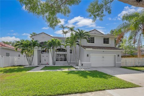 Villa ou maison à vendre à Miramar, Floride: 4 chambres, 232.63 m2 № 1184471 - photo 1