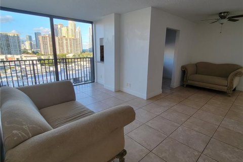 Copropriété à louer à Sunny Isles Beach, Floride: 2 chambres, 91.79 m2 № 1353896 - photo 1