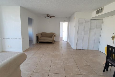 Copropriété à louer à Sunny Isles Beach, Floride: 2 chambres, 91.79 m2 № 1353896 - photo 6