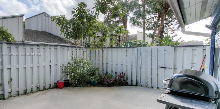 Condo in Lauderhill, Florida, 2 bedrooms  № 940611