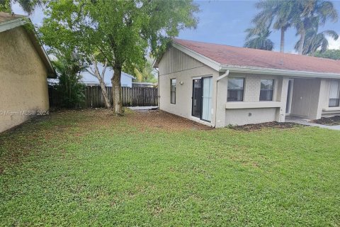 House in Cooper City, Florida 3 bedrooms, 137.22 sq.m. № 1091575 - photo 4