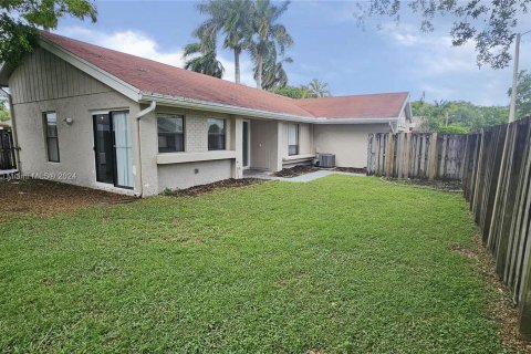House in Cooper City, Florida 3 bedrooms, 137.22 sq.m. № 1091575 - photo 5
