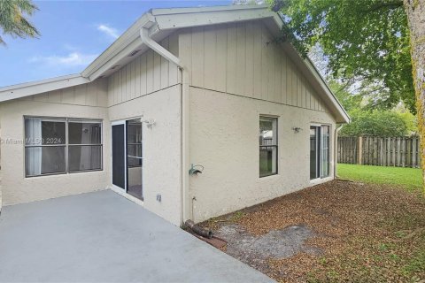 House in Cooper City, Florida 3 bedrooms, 137.22 sq.m. № 1091575 - photo 7
