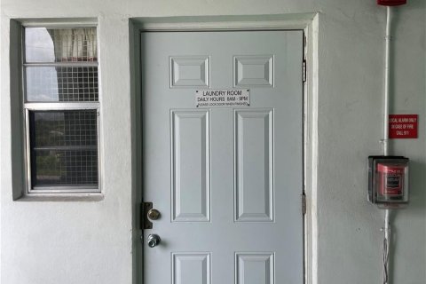 Condo in Lauderhill, Florida, 2 bedrooms  № 1007760 - photo 3