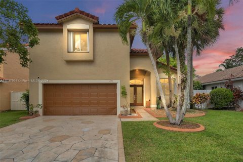 Villa ou maison à vendre à Pembroke Pines, Floride: 4 chambres, 204.57 m2 № 1310010 - photo 1