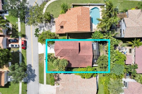 Villa ou maison à vendre à Pembroke Pines, Floride: 4 chambres, 204.57 m2 № 1310010 - photo 30