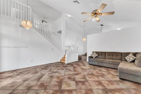 Villa ou maison à vendre à Pembroke Pines, Floride: 4 chambres, 204.57 m2 № 1310010 - photo 3