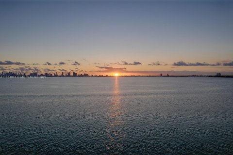 Terrain à vendre à Miami Beach, Floride № 305751 - photo 8