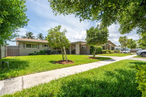 Immobilier commercial à vendre à Dania Beach, Floride № 802505 - photo 6