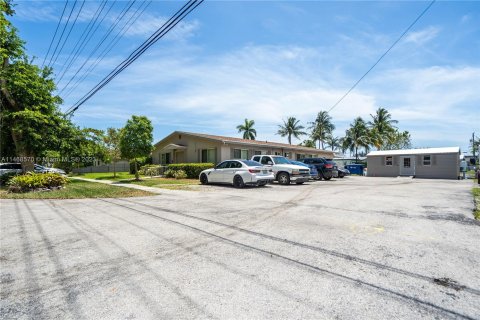 Immobilier commercial à vendre à Dania Beach, Floride № 802505 - photo 3