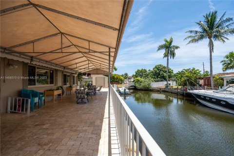 Immobilier commercial à vendre à Dania Beach, Floride № 802505 - photo 15
