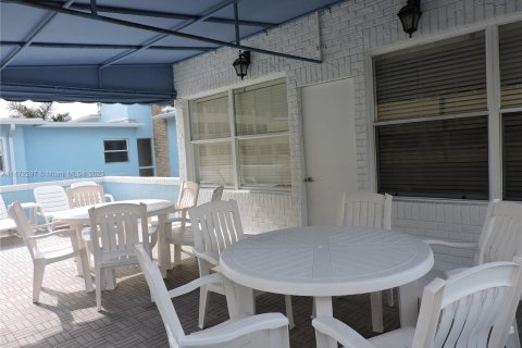 Condo in Hollywood, Florida, 2 bedrooms  № 802419 - photo 4