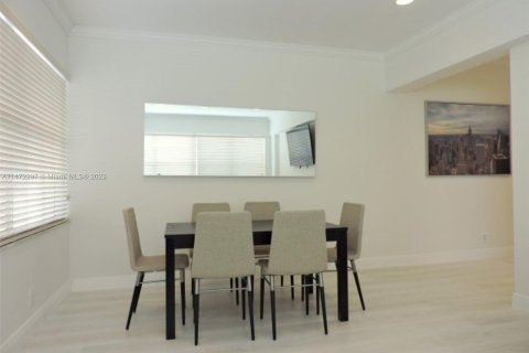 Condominio en venta en Hollywood, Florida, 2 dormitorios, 133.31 m2 № 802419 - foto 10