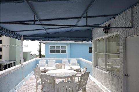 Condo in Hollywood, Florida, 2 bedrooms  № 802419 - photo 5