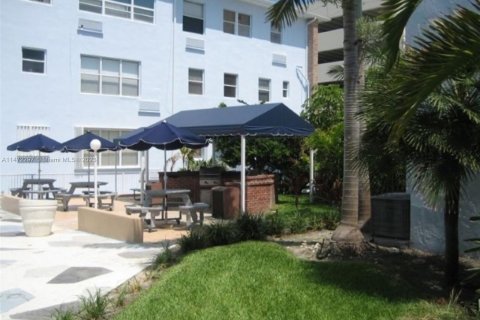 Condominio en venta en Hollywood, Florida, 2 dormitorios, 133.31 m2 № 802419 - foto 18