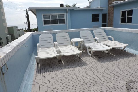 Condominio en venta en Hollywood, Florida, 2 dormitorios, 133.31 m2 № 802419 - foto 2