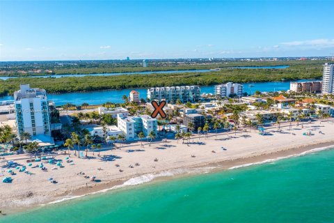 Copropriété à vendre à Hollywood, Floride: 2 chambres, 133.31 m2 № 802419 - photo 6